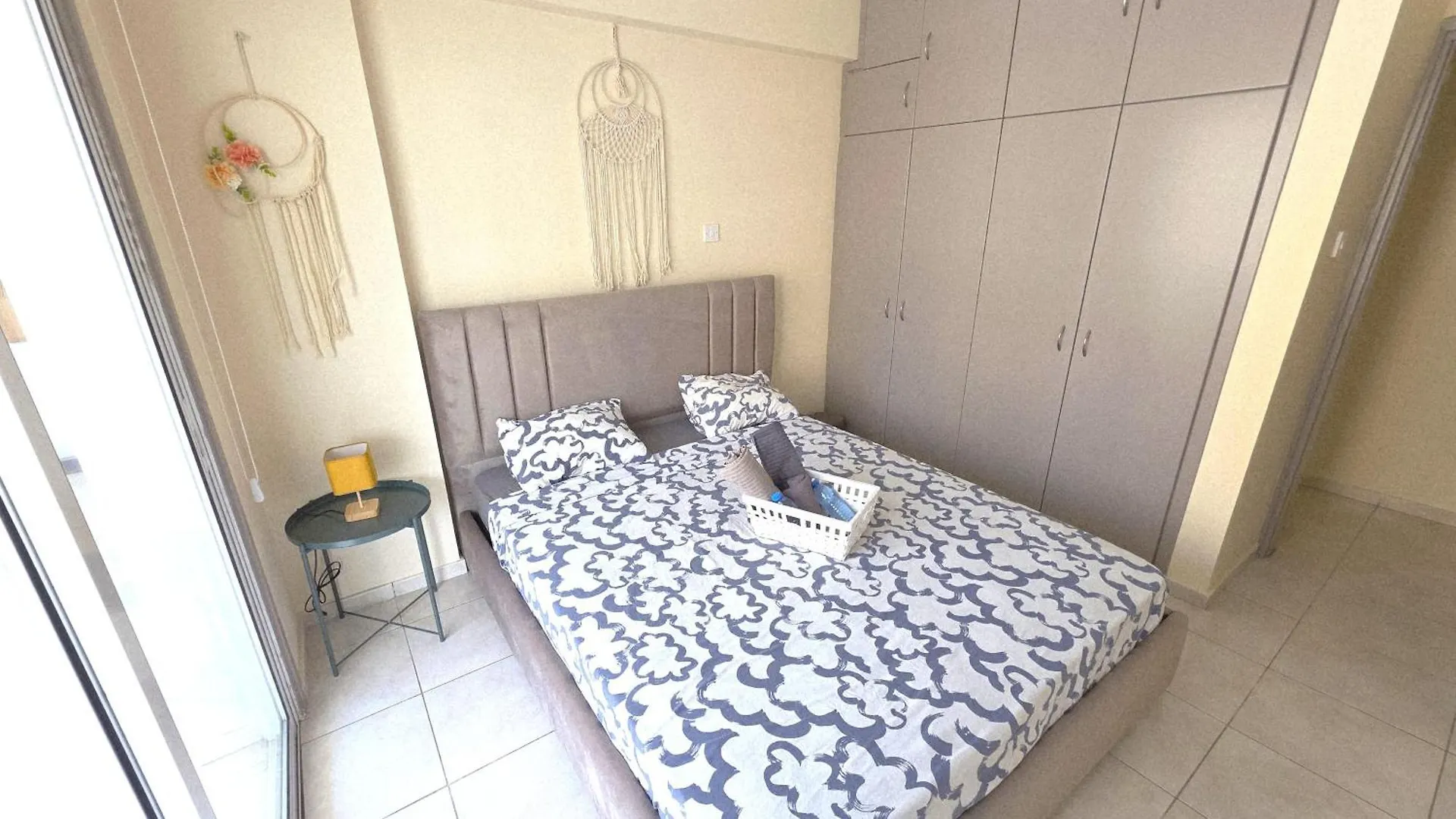 Stylish 2Br Apartment With Balcony & Wi-Fi Larnaca Cipro