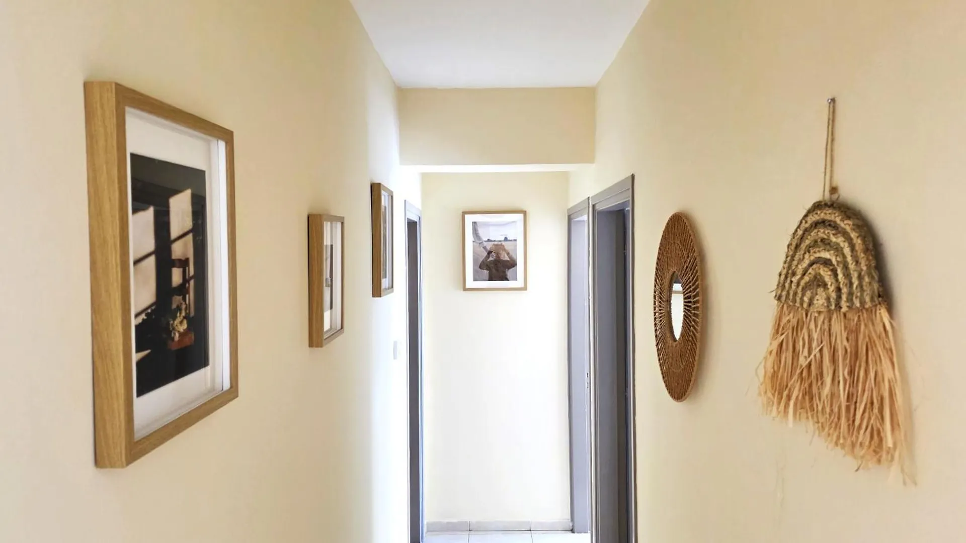 Stylish 2Br Apartment With Balcony & Wi-Fi Larnaca